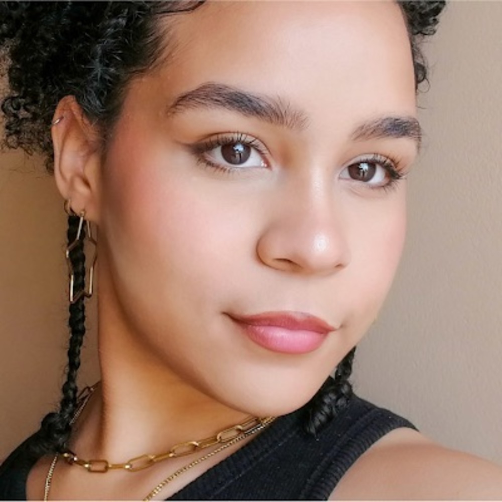 Meet your Posher, Daniela